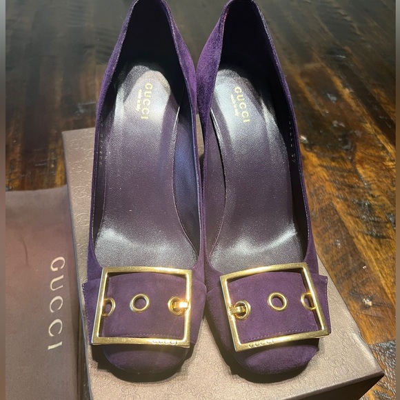 Gucci shoes size 9 ( euro 39) gently worn. Come with dust bags and box. - Picture 4 of 7
